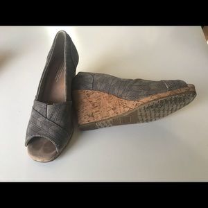 Toms Woman’s Wedges